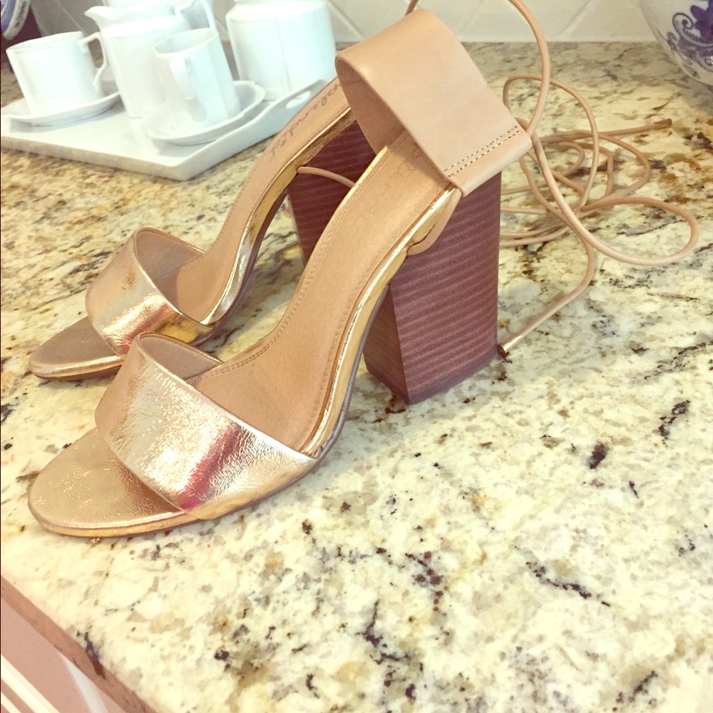 Splendid strapped heels - Picture 2 of 4